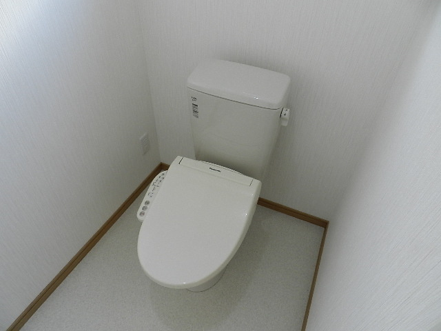 登別市登別東町２丁目１１－６戸建のトイレ