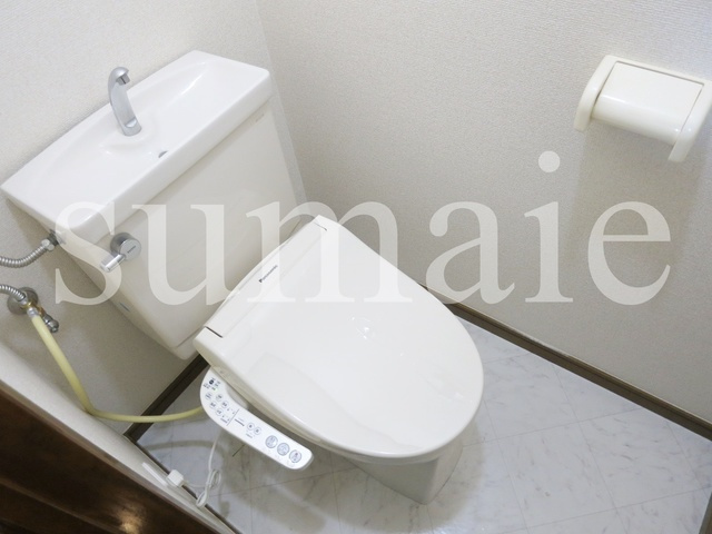 センチュリー・ハイツのトイレ|温水洗浄便座付きのトイレです♪