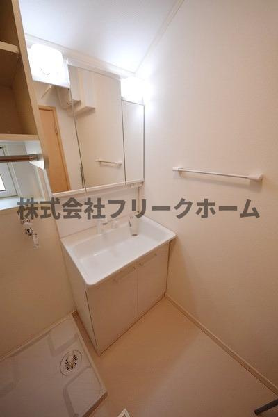 武蔵野市吉祥寺北町２丁目のアパートの洗面所