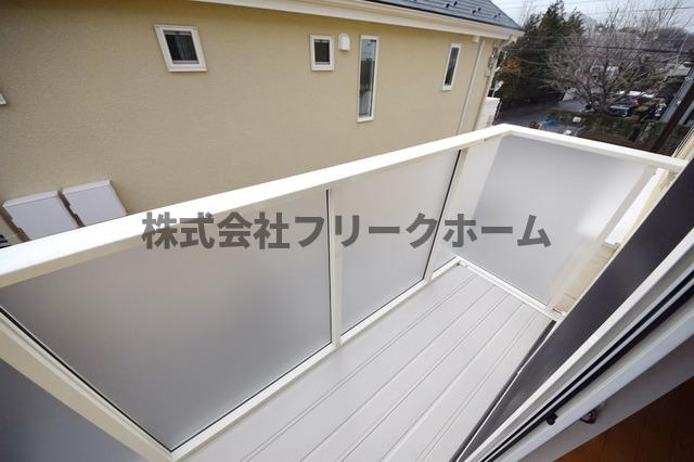 武蔵野市吉祥寺北町２丁目のアパートのバルコニー