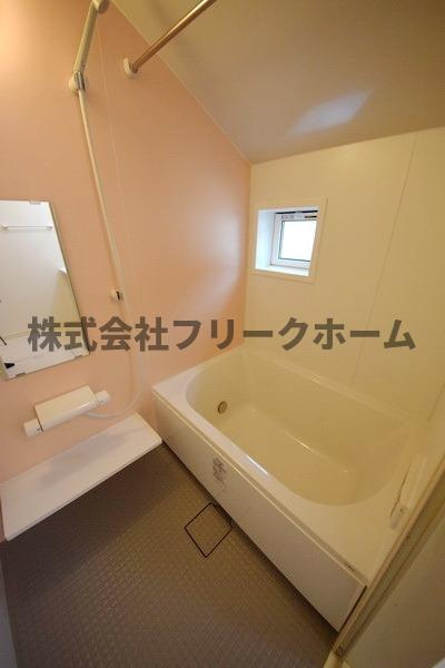 武蔵野市吉祥寺北町２丁目のアパートの浴室