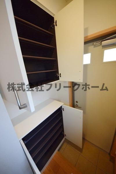武蔵野市吉祥寺北町２丁目のアパートの玄関