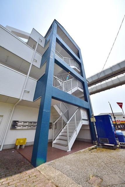 千葉市若葉区桜木北１丁目の賃貸マンションのエントランス