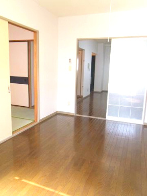 千葉市若葉区桜木北１丁目の賃貸マンションの居間・リビング