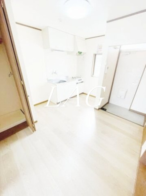 【居間・リビング】 | サン・プランタン | 洋室のお部屋です。