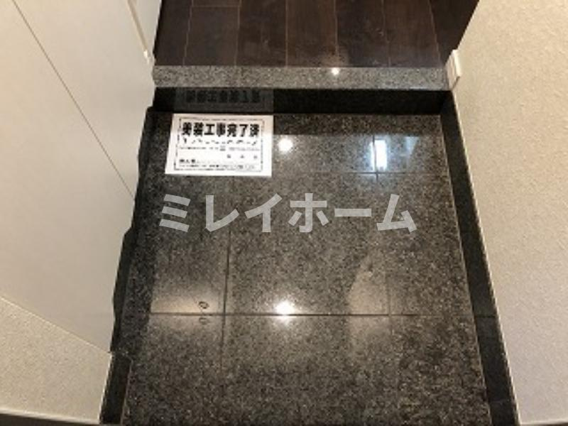 ルーブル西蒲田弐番館の玄関