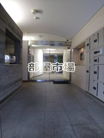 リヴィエールKIWAのエントランス