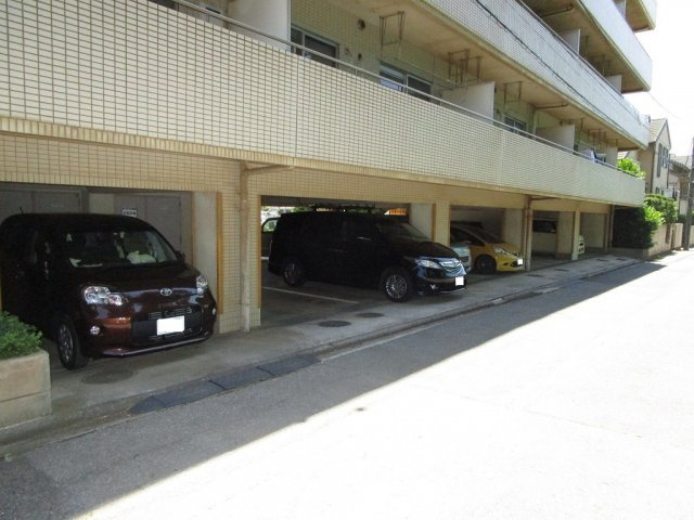 【駐車場】