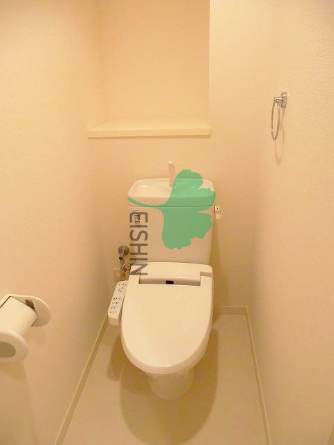 アソシアグロッツォタイムズスイート博多のトイレ|清潔感のあるトイレです。