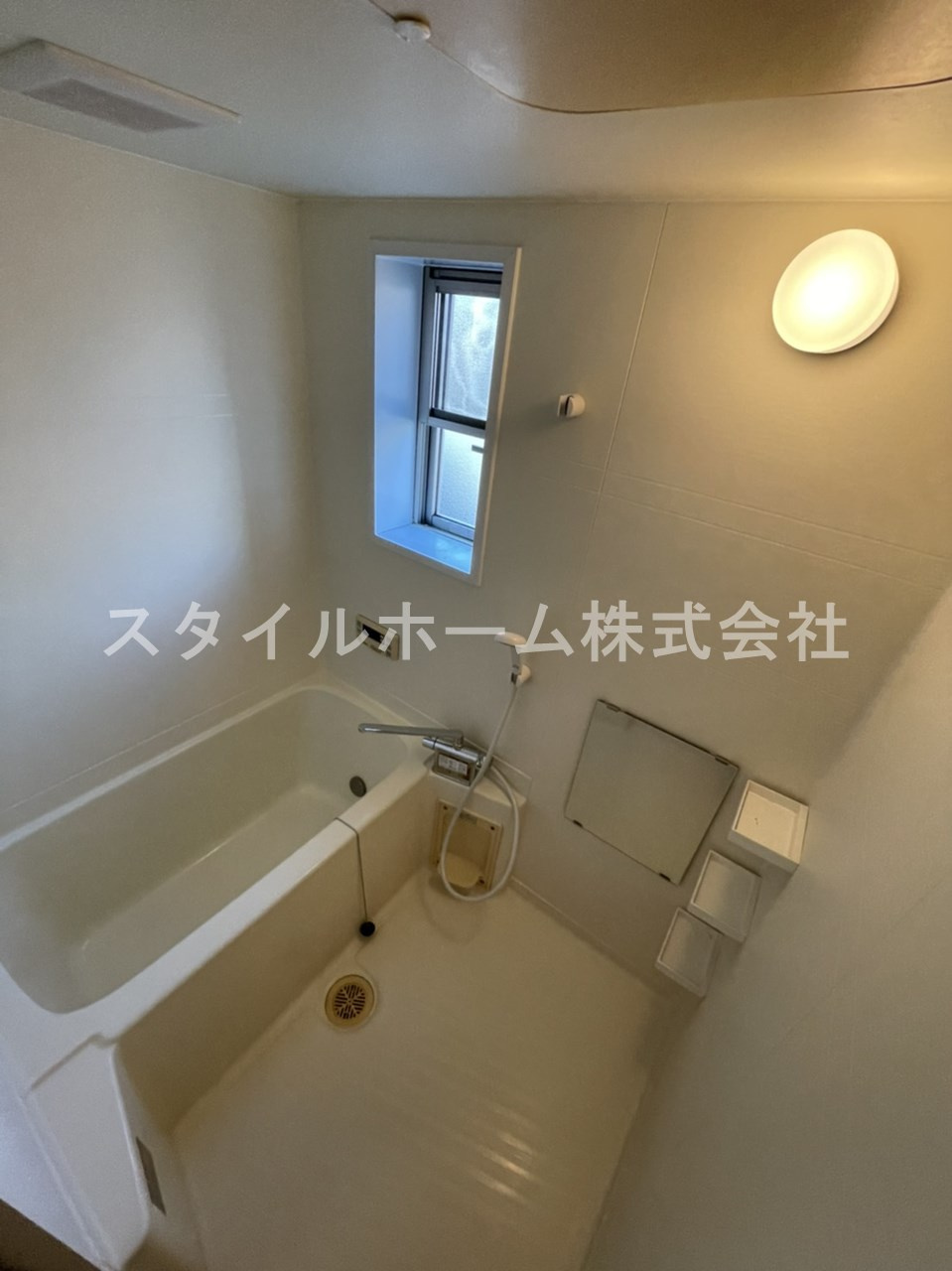 ラ・ポルトKの浴室|別部屋写真です。