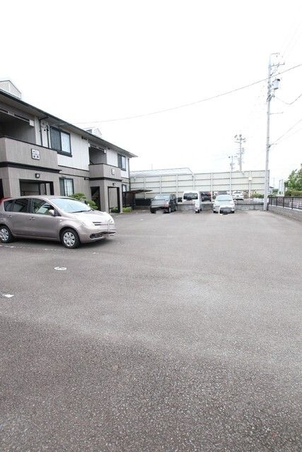 ムスカリの駐車場