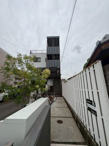 アスカハイツのエントランス