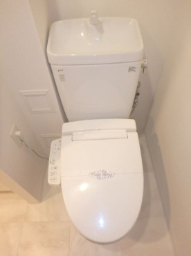 エスティメゾン豊洲レジデンスEのトイレ|落ち着いた色調のトイレです