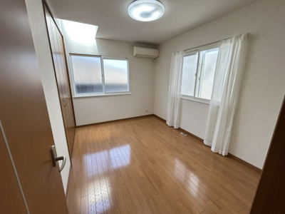 【居間・リビング】 | 東塚口町1丁目貸家 | ゆったりとした居間です