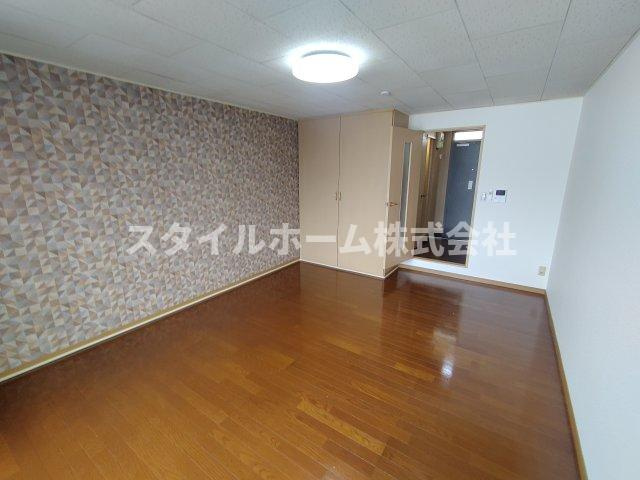 Mh-Arc市田の居間・リビング|同建物内別部屋の写真です。