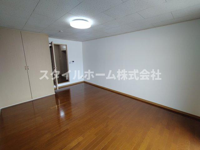 Mh-Arc市田の居間・リビング|同建物内別部屋の写真です。