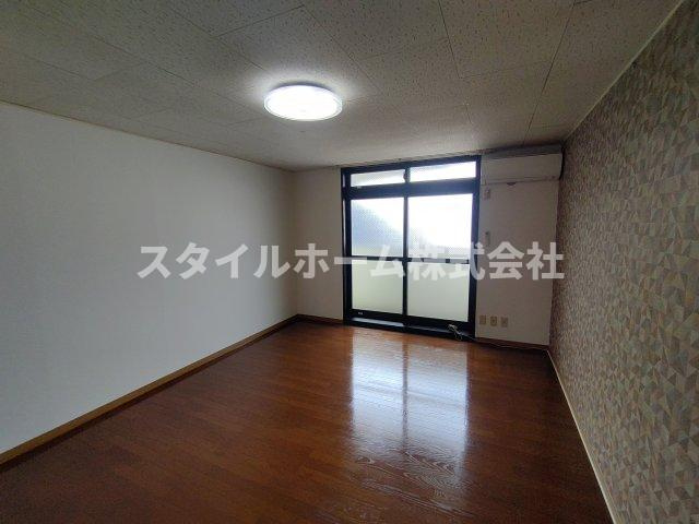 Mh-Arc市田の居間・リビング|同建物内別部屋の写真です。