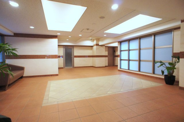 スカイコート神田弐番館のロビー|1階共用部