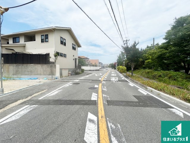 堺市南区庭代台　第3期　新築一戸建ての前面道路含む現地写真|周辺は落ち着いた街並みの住宅地！子育てがしやすい住環境です！まだ未完成ですが、現地でしかわからない事もございます。是非一度ご覧ください。
