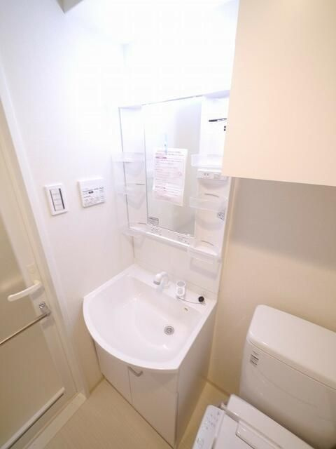 ＳＨＯＫＥＮ　Ｒｅｓｉｄｅｎｃｅ　横浜生麦１の洗面所