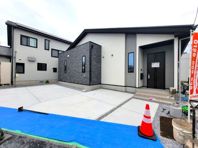 宇都宮市宝木本町 第16期 限定１邸の外観|〇1号棟〇
建築中の工程を確認できるのがは今ならではのメリットです。
周辺環境を含め、今からチェックがおすすめです。
先ずはお気軽にお問合せください！
※2026年8月撮影