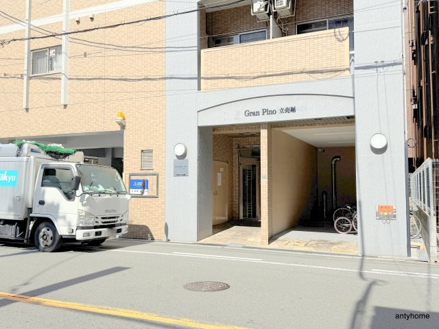 Gran Pino 立売堀　仲介手数料無料のエントランス