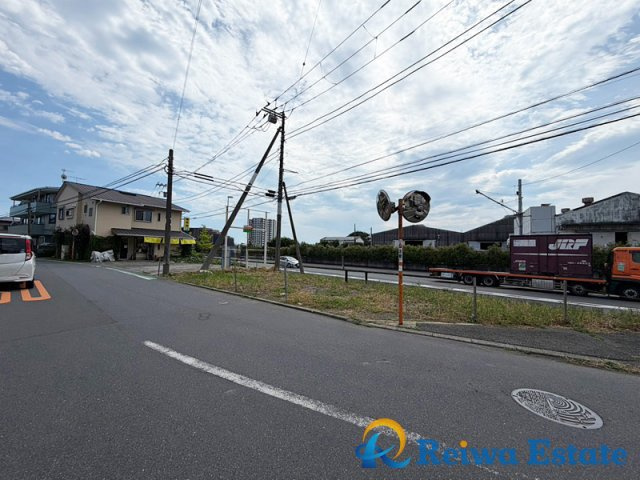 売地　茅ヶ崎市萩園の前面道路含む現地写真