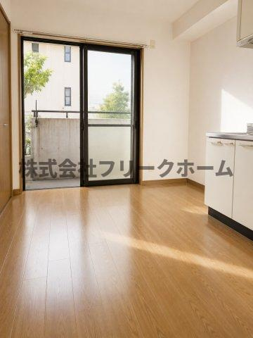 三鷹市井の頭１丁目の賃貸マンションの居間・リビング