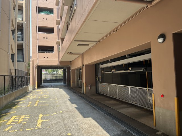 ヴィラセイユー稲川　静岡市駿河区稲川１丁目の駐車場|敷地内駐車場付きで、お車へのアクセスもスムーズ。毎日の暮らしに便利な住環境です。