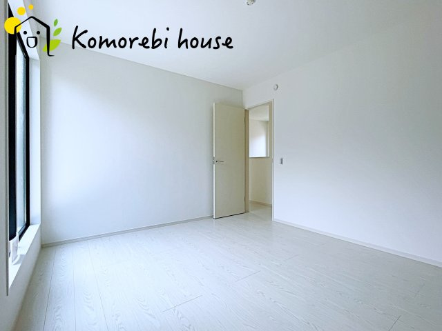 上尾市原市　3期　新築一戸建て　Re・Terrechez　02の洋室|広々とした洋室です
