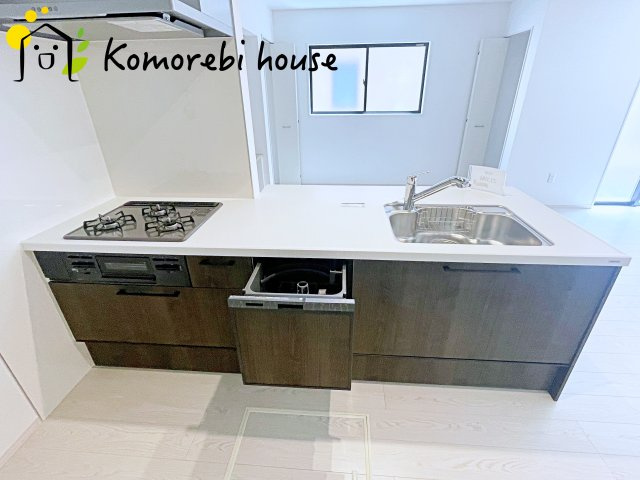 上尾市原市　3期　新築一戸建て　Re・Terrechez　02のキッチン|お料理しやすいキッチンです