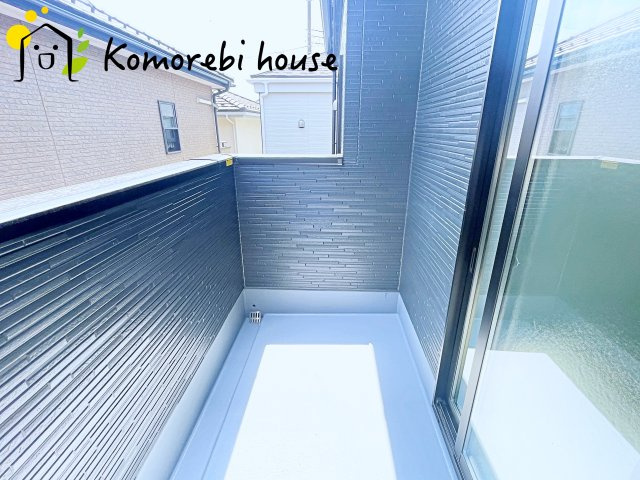 上尾市原市　3期　新築一戸建て　Re・Terrechez　02のバルコニー|広々としたバルコニーです