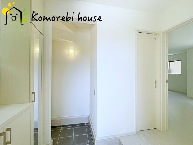上尾市原市　3期　新築一戸建て　Re・Terrechez　02の玄関|シンプルで使いやすい玄関です