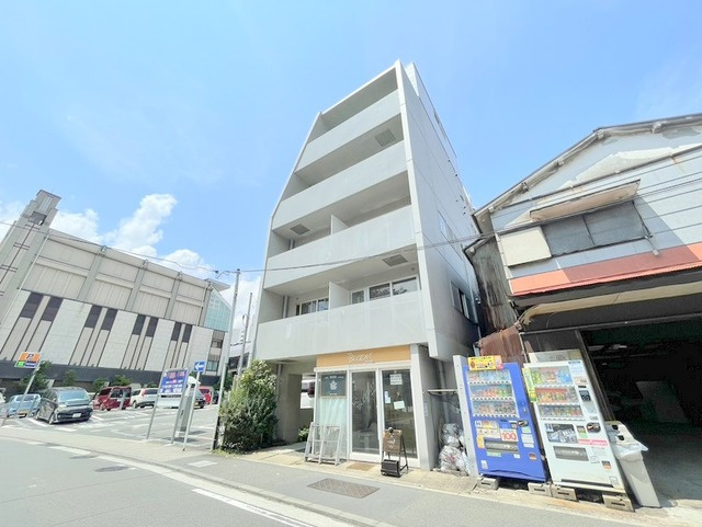 Ｙ．Ｒ．ＦＬＡＴのエントランス