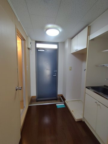 リバーサイド桜木通の内装|同建物内別部屋の写真です。