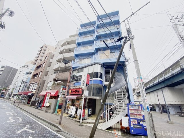 山晃社ビルの外観|現在はカラオケスナックです！