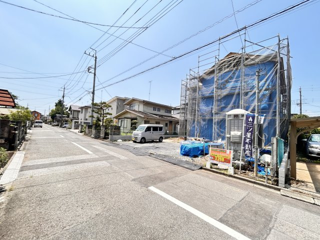 【LIGARE】宇都宮市さつき 第7期の前面道路含む現地写真|〇1号棟〇
前面道路はゆとりの5.9ｍ幅。
車の出し入れもスムーズで、来客時も安心♪
開放感のある街並みに、暮らしやすさが広がります！
※2026年7月撮影