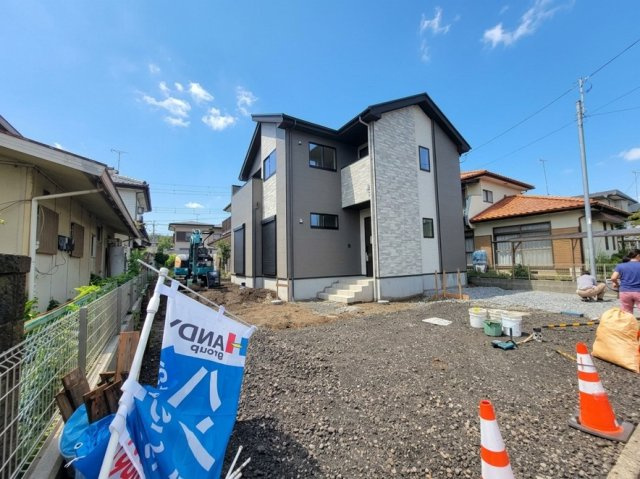 【LIGARE】宇都宮市さつき 第7期の外観|〇間もなく完成〇
雀宮南小学校まで徒歩10分、雀宮中学校徒歩９分と小中学校ともに徒歩圏内♪
毎日の買い物に便利なスーパーオータニまで徒歩７分、家族みんなが笑顔になれる好立地です。