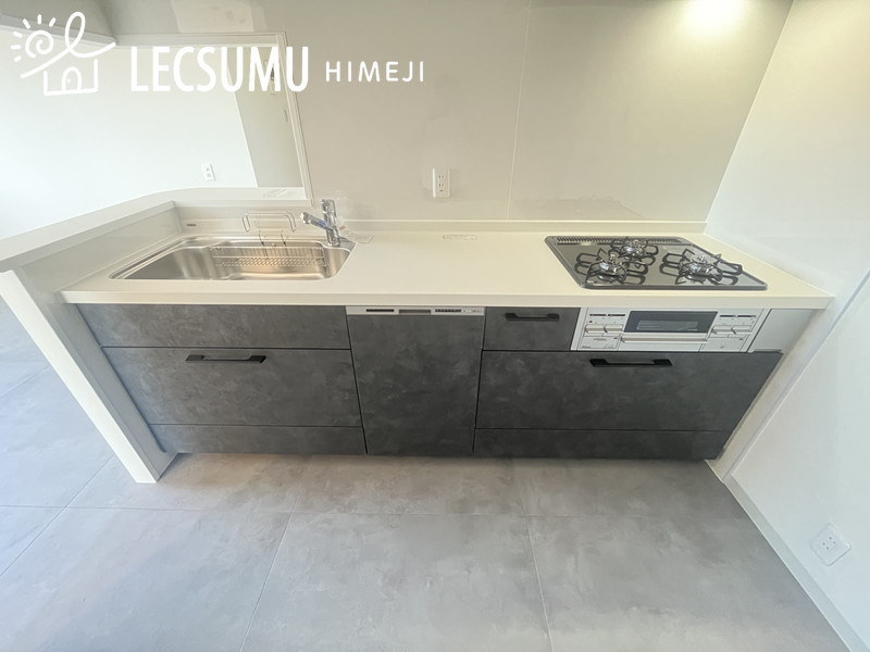 ロワイヤル西新町のキッチン