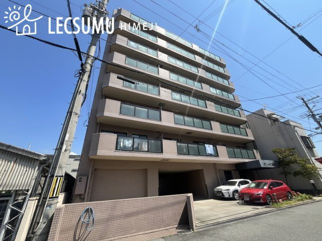 ロワイヤル西新町の外観