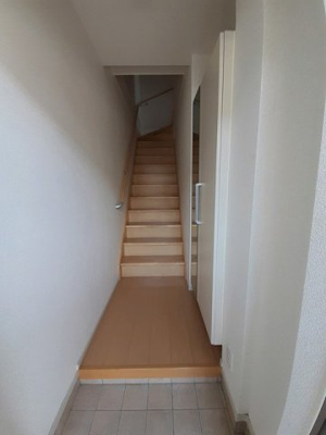 【玄関】 | ミッドタウン玉野　八号館