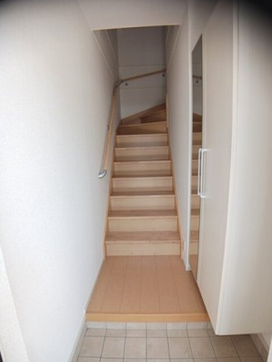 【玄関】 | ミッドタウン玉野　七号館