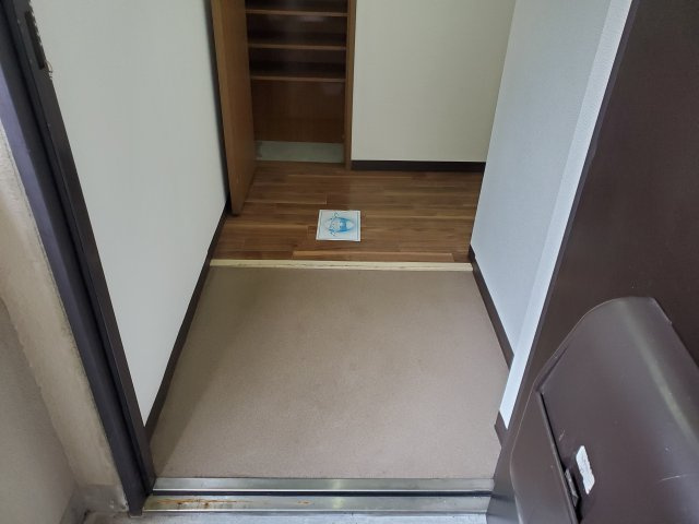 メゾンおばやしの玄関