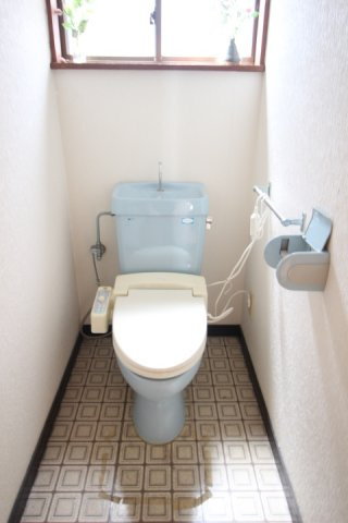 旭東町長屋のトイレ