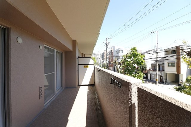 ソシエ北大阪（ヴェルザ北大阪）弐期棟のバルコニー