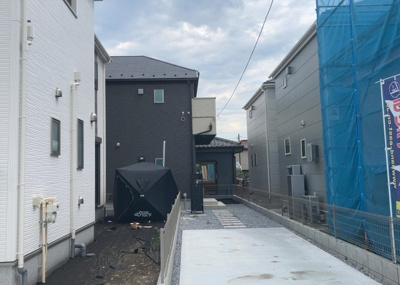 【外観】 | 大楽寺町新築戸建 | ついに完成致しました！現地をご見学に行く際は、道路の幅や周辺の交通量、施設などをご確認頂くことをおすすめします！物件の流れが早いため、内見をしたい方はお早めに当社営業までお問い合わせ頂きご予約下さい！