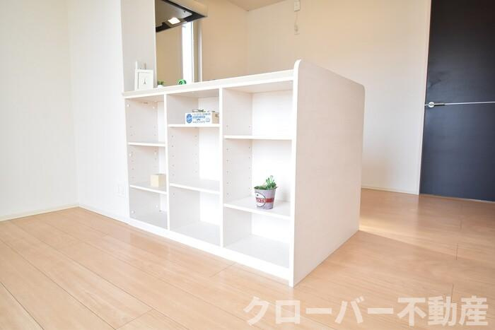 メゾン ドマーニ 東３丁目 C棟の設備|カウンター下棚