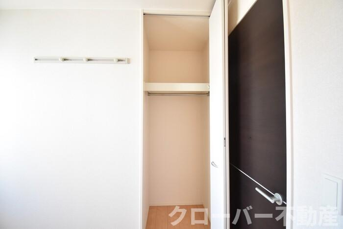メゾン ドマーニ 東３丁目 C棟の収納|クローゼット