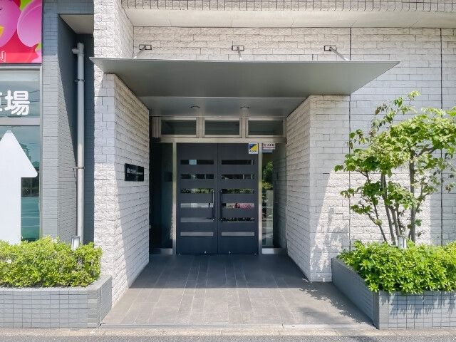 レジディア船橋Ⅰ・Ⅱのエントランス