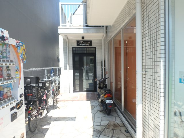 【エントランス】 | Ｍ’ｓ　Ｃｏｕｒｔ西宮仁川 | 清潔なエントランスです